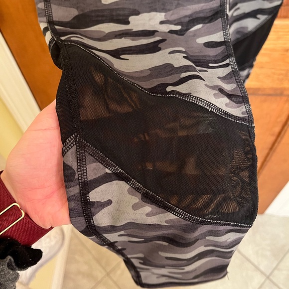 Black Camo Leggings - Picture 2 of 4